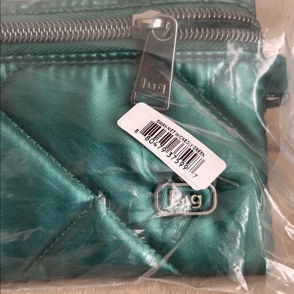 NWT Lug Sway Pouch in Metallic Wickedly Green💚 - Picture 2 of 6